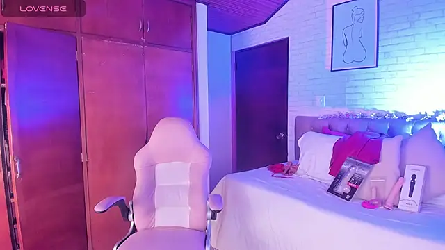 Kitty Pam online show from March 16, 9:19 pm