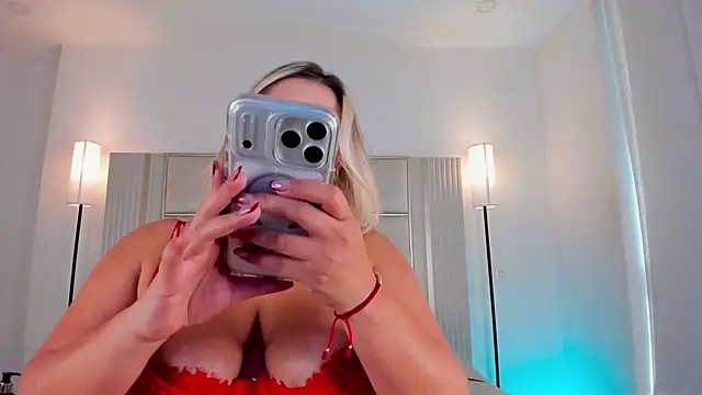 saraamiller  online show from March 5, 7:10 pm