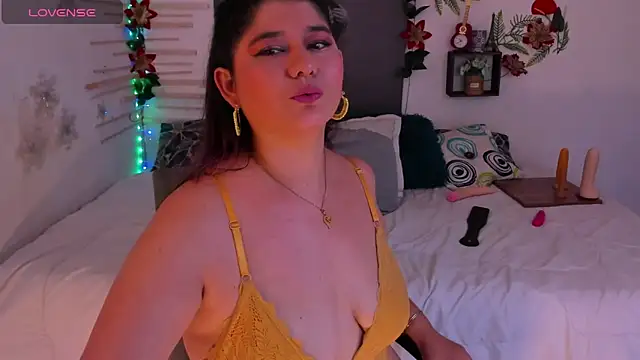 Snapshot of alinabozz1 chatting on March 1, 12:17 am alinabozz1 online show from March 1, 12:17 am