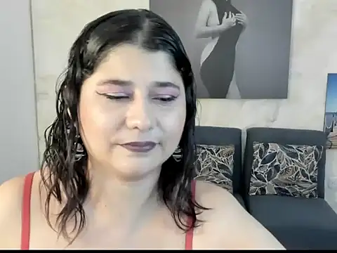 Snapshot of alinabozz1 chatting on June 2, 5:53 am alinabozz1 online show from June 2, 5:53 am