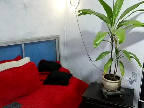 bellacrespalatina online show from March 17, 5:05 pm