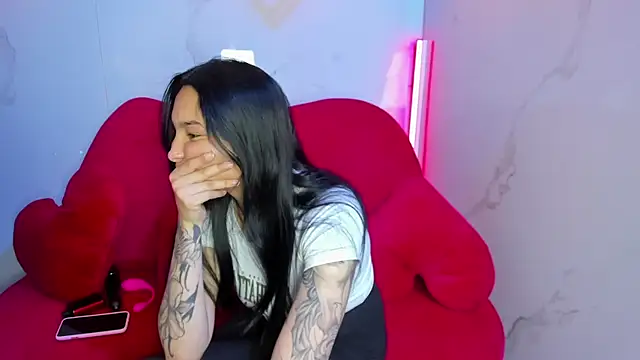 Snapshot of ChloeeTompson_ chatting on November 11, 2:44 am ChloeeTompson online show from November 11, 2:44 am