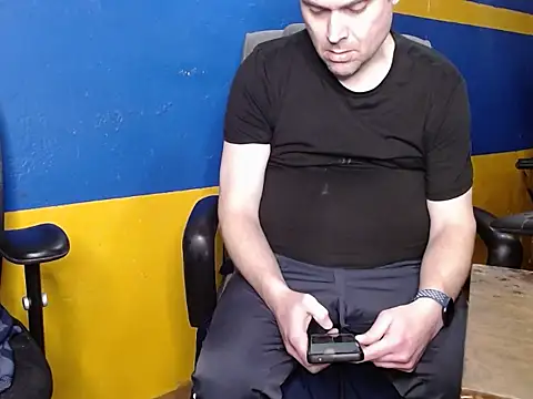 shyhuskyguy online show from January 10, 4:36 am