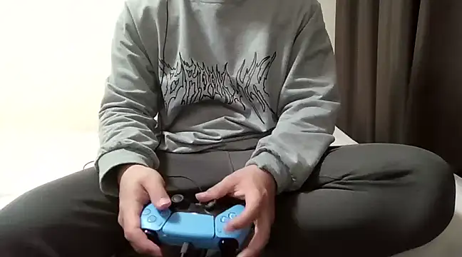 Snapshot of YU-KI00 chatting on March 12, 4:51 am YU-KI00 online show from March 12, 4:51 am