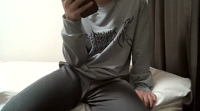 Snapshot of YU-KI00 chatting on March 12, 1:08 pm YU-KI00 online show from March 12, 1:08 pm