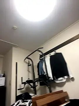 Snapshot of YU-KI00 chatting on November 8, 10:37 am YU-KI00 online show from November 8, 10:37 am