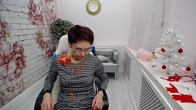 Snapshot of Cutie_Asya chatting on December 16, 8:52 am Cutie Asya online show from December 16, 8:52 am