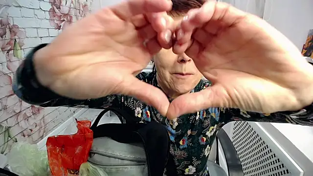 Snapshot of Cutie_Asya chatting on November 25, 4:34 am Cutie Asya online show from November 25, 4:34 am