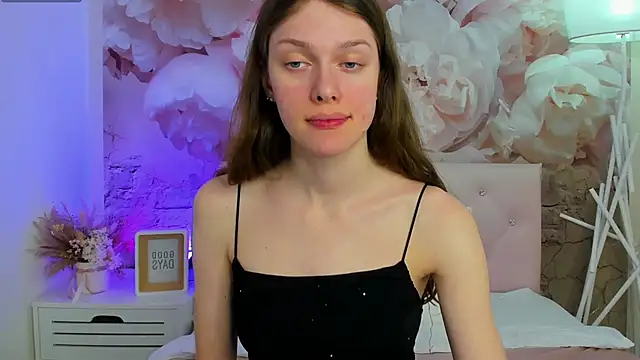 Snapshot of JaneBrowni chatting on March 19, 4:24 pm JaneBrowni online show from March 19, 4:24 pm