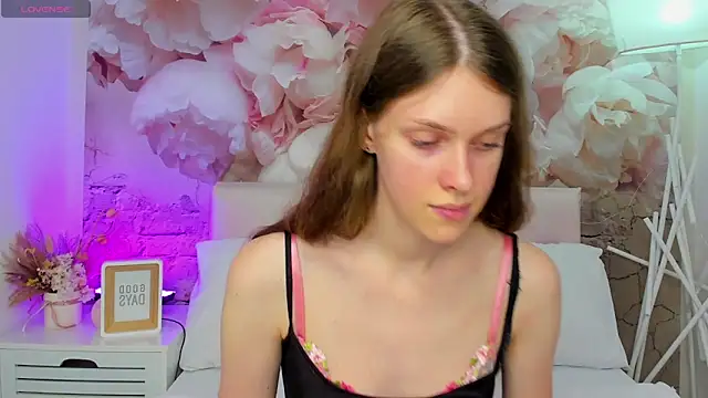 Snapshot of JaneBrowni chatting on September 12, 12:16 pm JaneBrowni online show from September 12, 12:16 pm