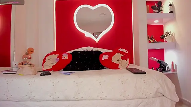 TabyJhonson online show from October 31, 1:01 pm