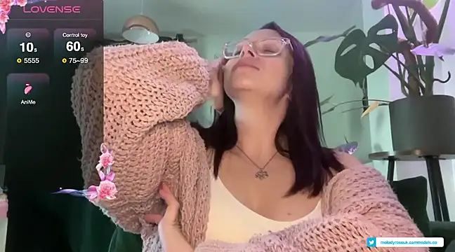 Snapshot of MelodyRoseUk chatting on February 16, 12:08 am MelodyRoseUk online show from February 16, 12:08 am