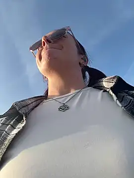 Snapshot of MelodyRoseUk chatting on March 8, 4:39 pm MelodyRoseUk online show from March 8, 4:39 pm