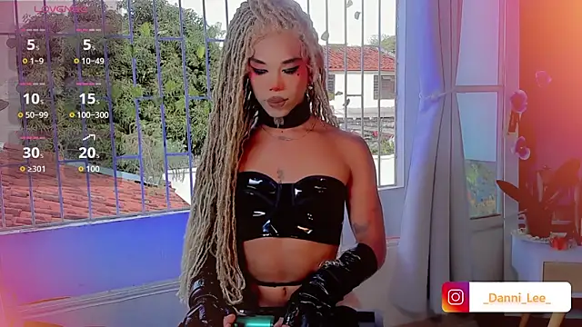 Snapshot of DanniLee_ chatting on September 26, 10:25 pm DanniLee online show from September 26, 10:25 pm