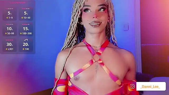 Snapshot of DanniLee_ chatting on October 20, 11:49 pm DanniLee online show from October 20, 11:49 pm