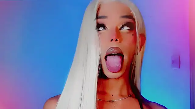 Snapshot of DanniLee_ chatting on October 27, 10:25 pm DanniLee online show from October 27, 10:25 pm