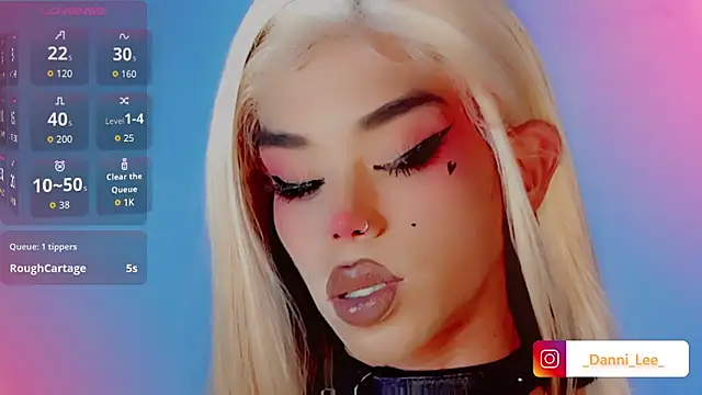 Snapshot of DanniLee_ chatting on November 4, 11:26 pm DanniLee online show from November 4, 11:26 pm