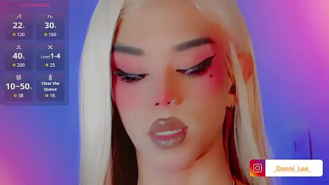 Snapshot of DanniLee_ chatting on November 16, 5:51 pm DanniLee online show from November 16, 5:51 pm