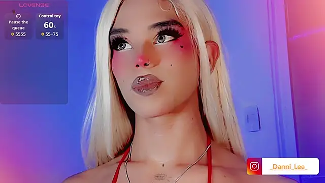 Snapshot of DanniLee_ chatting on November 24, 10:09 pm DanniLee online show from November 24, 10:09 pm