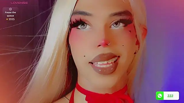 Snapshot of DanniLee_ chatting on December 18, 9:10 pm DanniLee online show from December 18, 9:10 pm