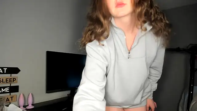 ENGLISHEMILY 69 online show from March 12, 1:08 pm