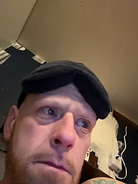 Snapshot of Daddyking6989 chatting on February 3, 8:02 am Daddyking6989 online show from February 3, 8:02 am