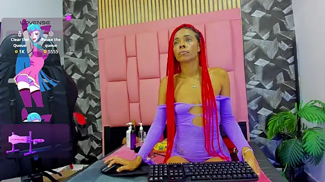 Brithanyslim online show from April 28, 7:08 pm