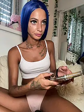 Snapshot of mrs_skinny_goddess chatting on June 28, 6:25 pm mrs skinny goddess online show from June 28, 6:25 pm