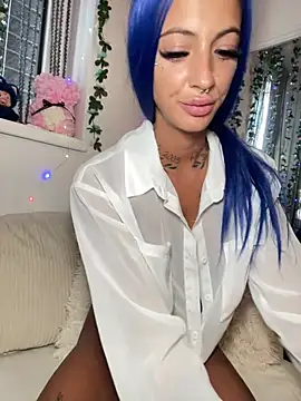 Snapshot of mrs_skinny_goddess chatting on July 4, 4:57 pm mrs skinny goddess online show from July 4, 4:57 pm