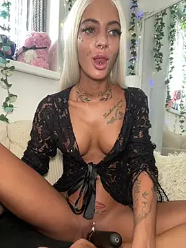 Snapshot of mrs_skinny_goddess chatting on August 7, 12:40 pm mrs skinny goddess online show from August 7, 12:40 pm