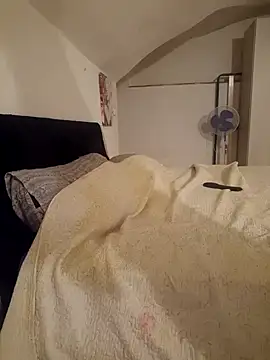 Snapshot of perla97 chatting on February 1, 12:51 am perla97 online show from February 1, 12:51 am