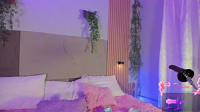 centaurigirl online show from February 21, 4:24 am