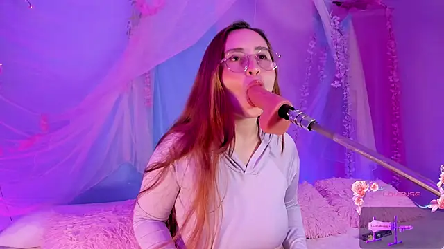 centaurigirl online show from May 1, 3:55 am