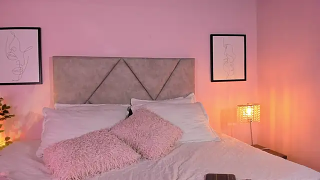 Emilyh  online show from March 10, 11:26 am