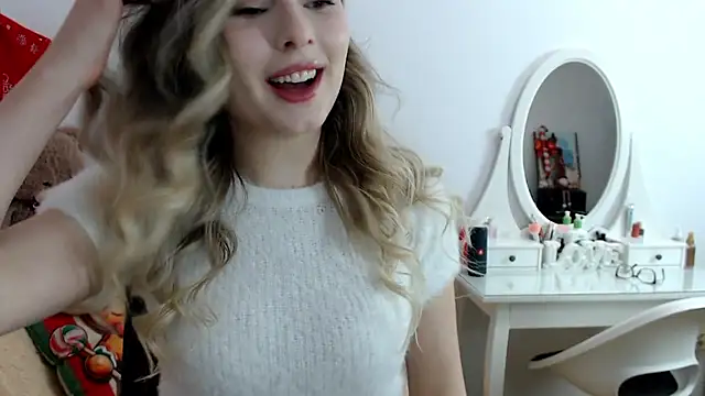 Snapshot of _sweettreat chatting on December 23, 1:51 am sweettreat online show from December 23, 1:51 am