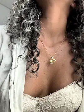 Amaliu  online show from February 21, 10:59 pm