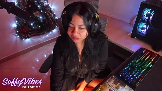 Snapshot of soffyvibes- chatting on December 21, 7:13 am soffyvibes- online show from December 21, 7:13 am