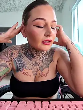 Snapshot of Lisacasandra chatting on February 16, 11:48 pm Lisacasandra online show from February 16, 11:48 pm