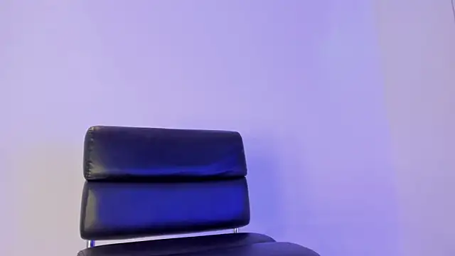 Snapshot of sarah_pierce chatting on December 13, 8:58 pm sarah pierce online show from December 13, 8:58 pm