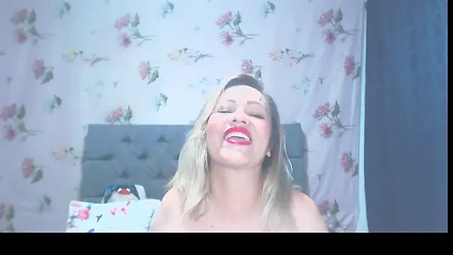 Paris Squirt  online show from September 27, 8:58 pm