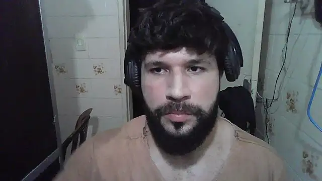 Snapshot of Cauan-t chatting on January 13, 3:45 am Cauan-t online show from January 13, 3:45 am