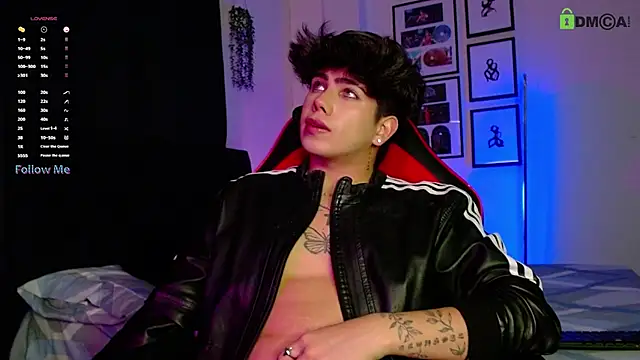 Snapshot of LyleBennett_ chatting on December 17, 9:26 am LyleBennett online show from December 17, 9:26 am