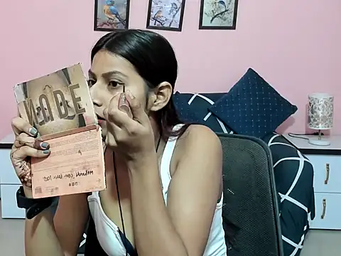 Snapshot of dumbledora chatting on November 12, 3:51 am dumbledora online show from November 12, 3:51 am