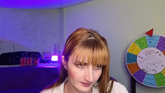 Snapshot of Nika_Kitten chatting on February 11, 8:31 pm Nika Kitten online show from February 11, 8:31 pm