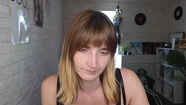 Snapshot of Nika_Kitten chatting on May 5, 11:07 am Nika Kitten online show from May 5, 11:07 am