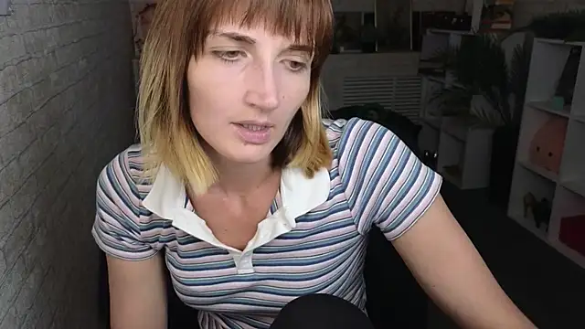 Snapshot of Nika_Kitten chatting on June 9, 7:09 am Nika Kitten online show from June 9, 7:09 am