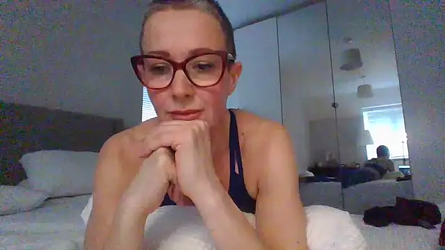 ELEGANT-ARIA36 online show from January 13, 3:15 pm