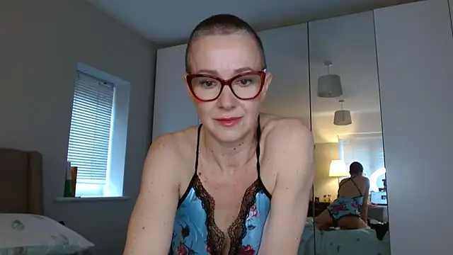 ELEGANT-ARIA36 online show from February 24, 8:49 am