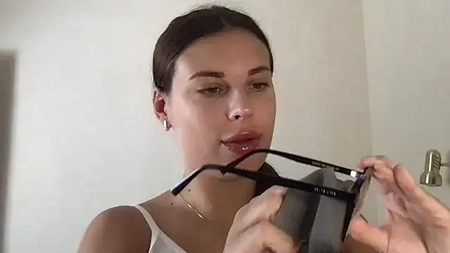 Snapshot of MoonriseGoddess chatting on June 9, 8:37 am MoonriseGoddess online show from June 9, 8:37 am
