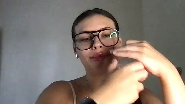 Snapshot of MoonriseGoddess chatting on July 6, 10:12 am MoonriseGoddess online show from July 6, 10:12 am